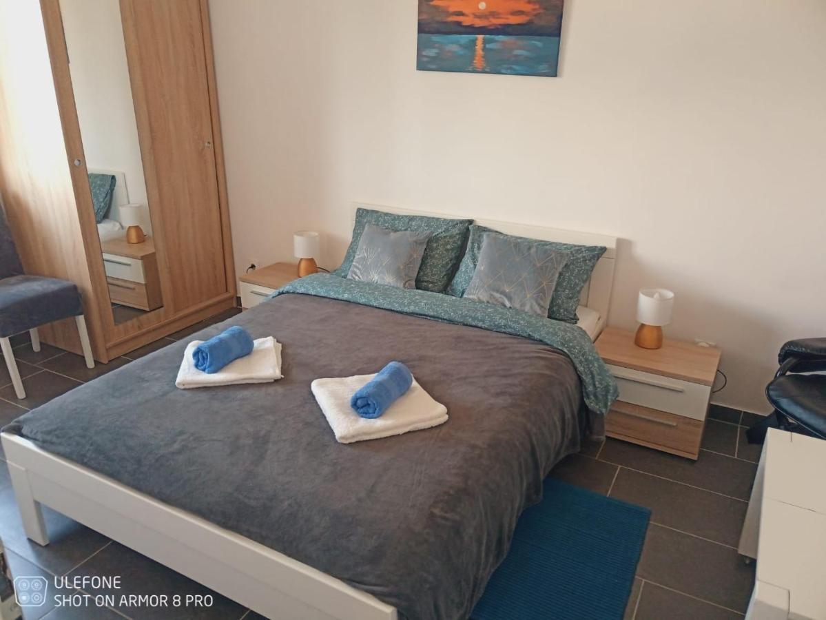 Abelia Sea View Apartment Pula Extérieur photo