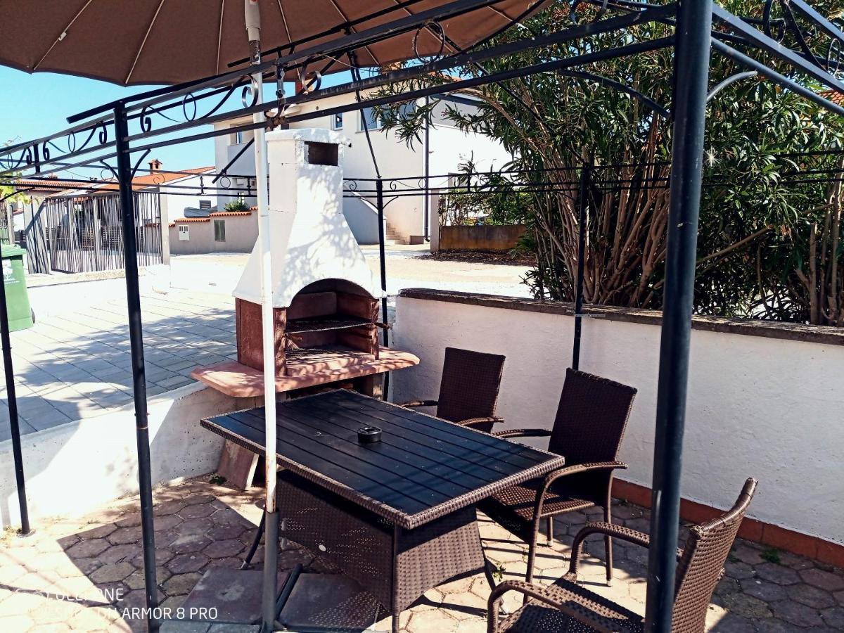 Abelia Sea View Apartment Pula Extérieur photo